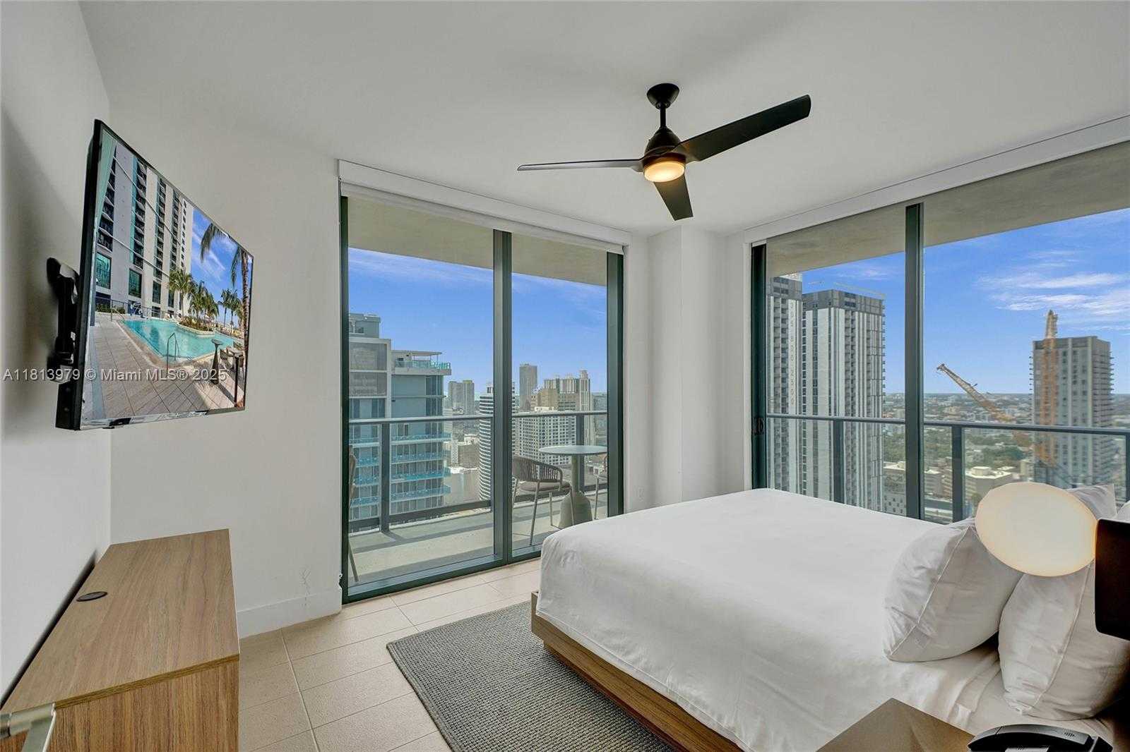 Small Image of 159 NORTH EAST 6TH ST #3405, Miami Number 14