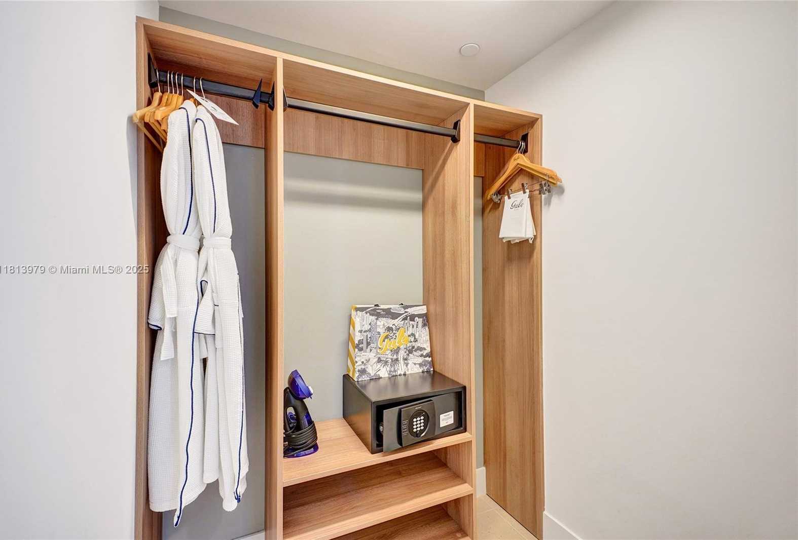 Small Image of 159 NORTH EAST 6TH ST #3405, Miami Number 15
