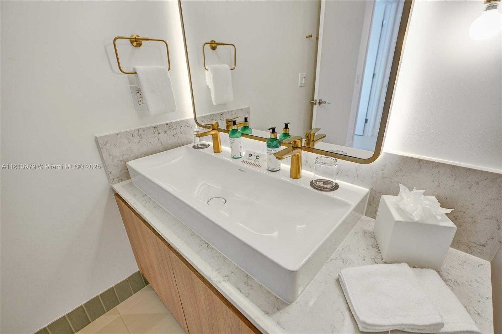 Small Image of 159 NORTH EAST 6TH ST #3405, Miami Number 17