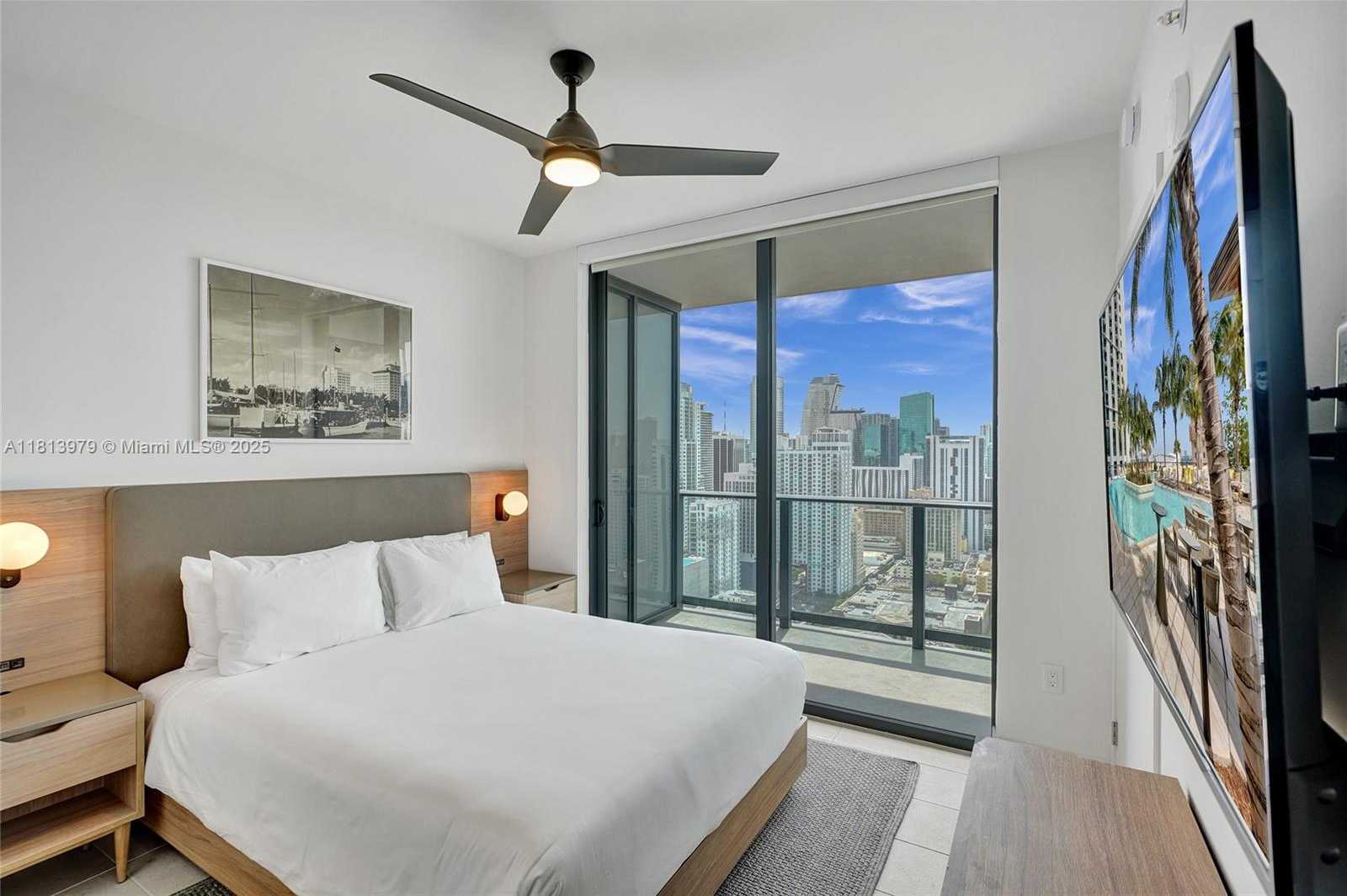 Small Image of 159 NORTH EAST 6TH ST #3405, Miami Number 22