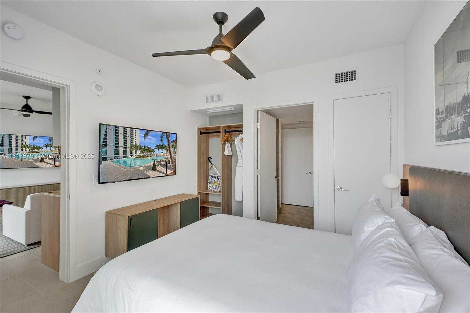 Small Image of 159 NORTH EAST 6TH ST #3405, Miami Number 24