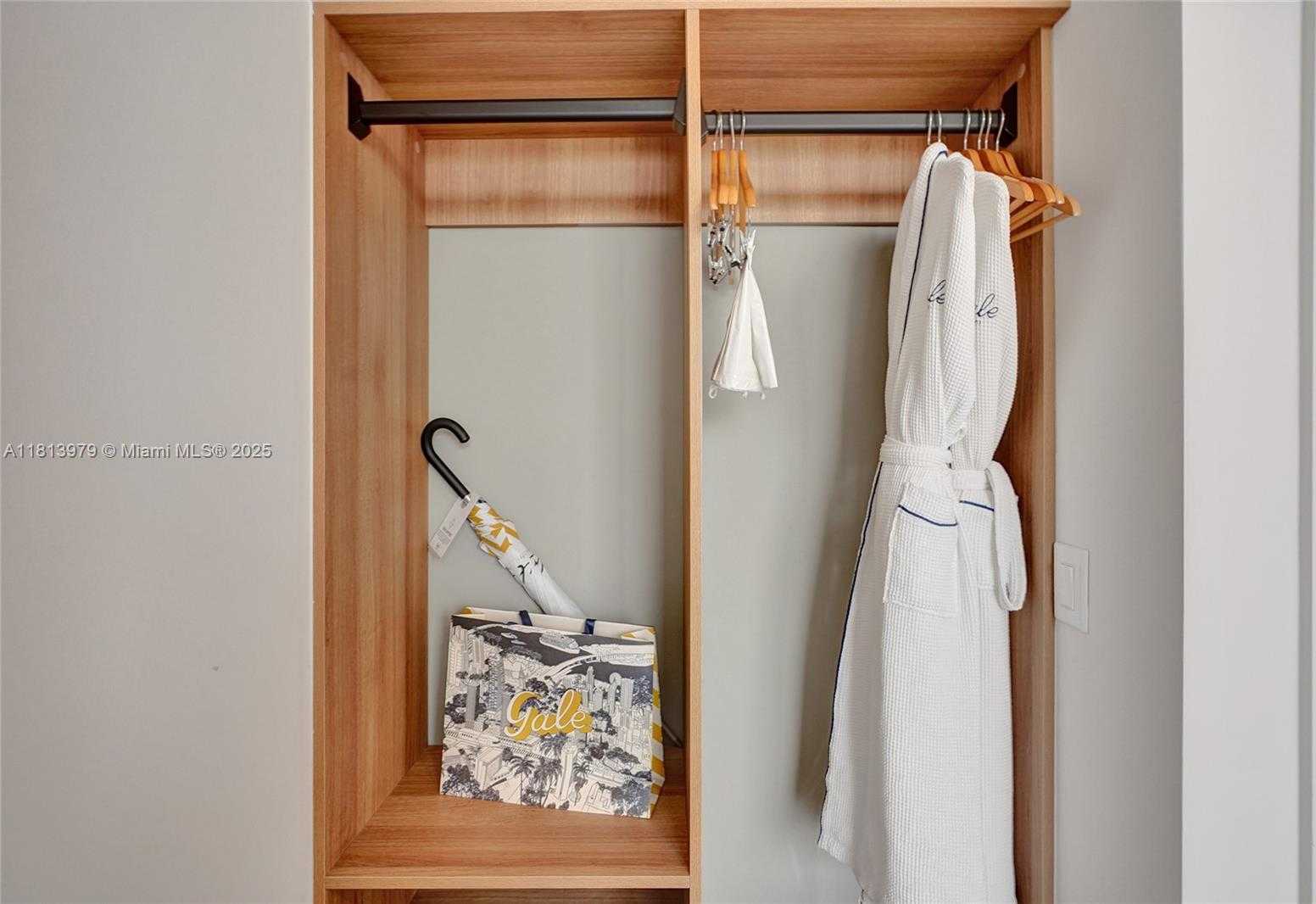 Small Image of 159 NORTH EAST 6TH ST #3405, Miami Number 26