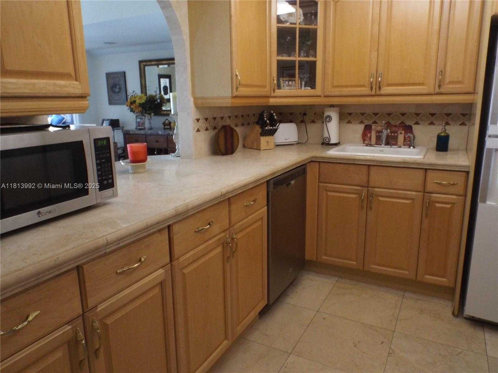Small Image of 500 THREE ISLANDS BLVD #613, Hallandale Beach Number 2