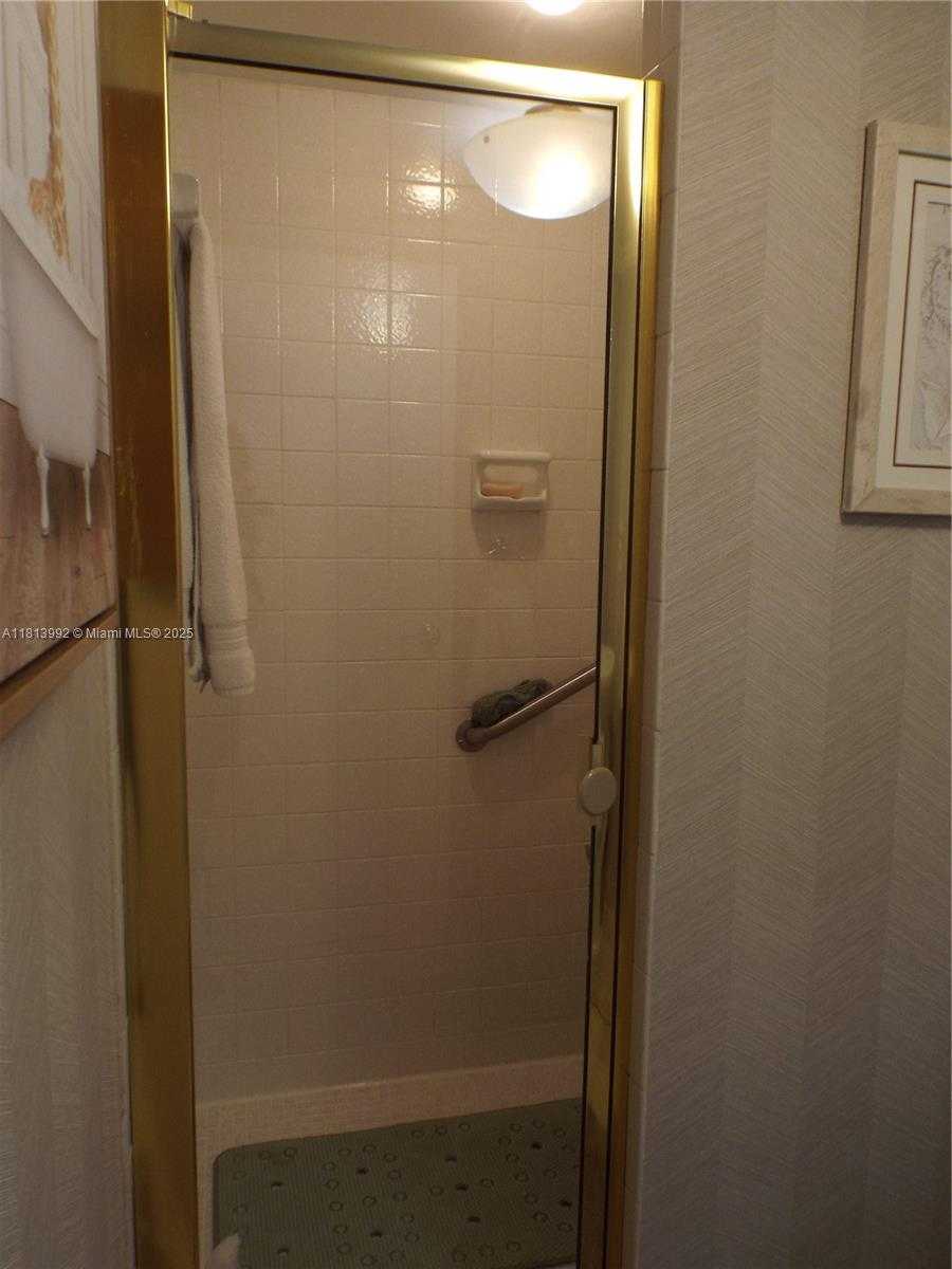 Small Image of 500 THREE ISLANDS BLVD #613, Hallandale Beach Number 30
