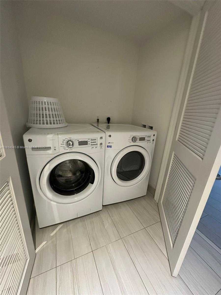 Small Image of 4010 SOUTH OCEAN DR #R1507, Hollywood Number 11