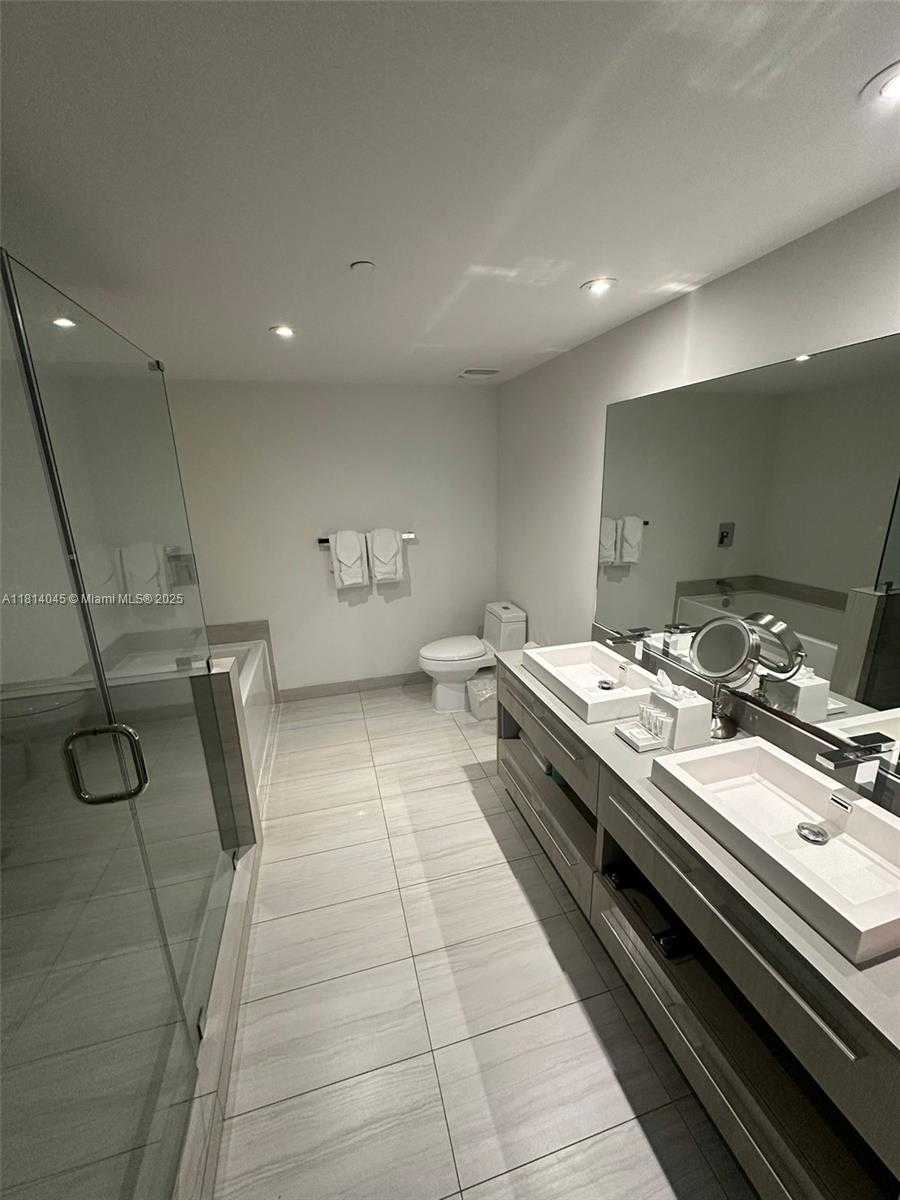 Small Image of 4010 SOUTH OCEAN DR #R1507, Hollywood Number 9
