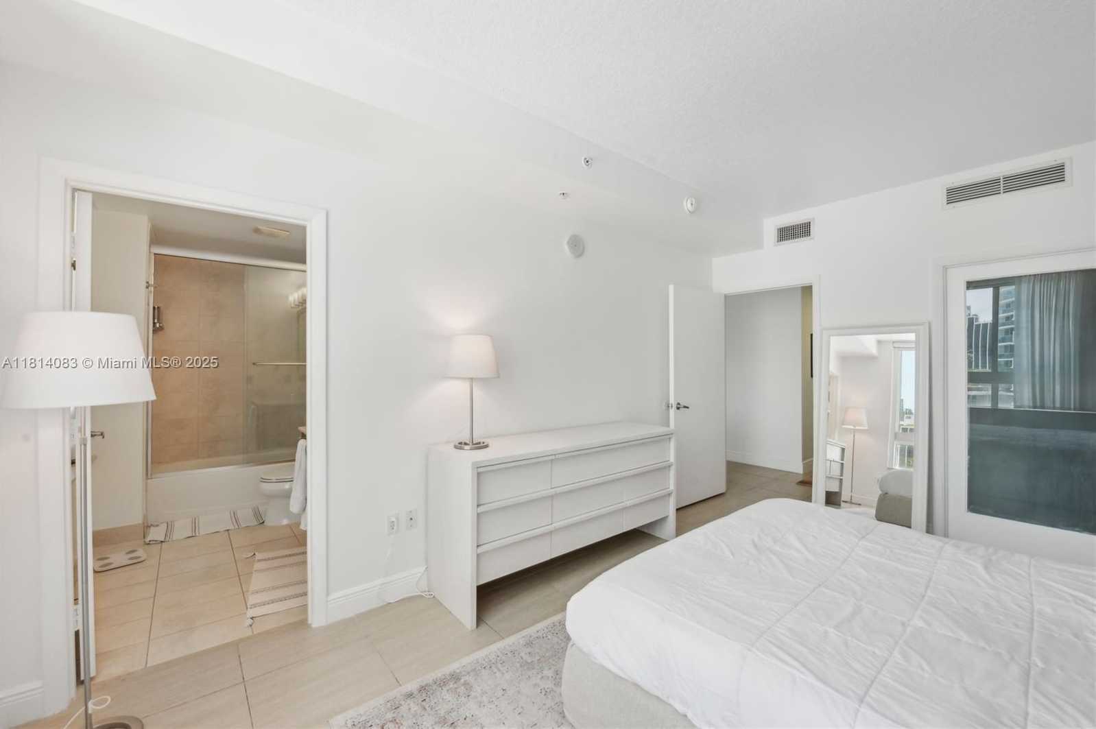 Small Image of 1900 NORTH BAYSHORE DR #1511, Miami Number 12