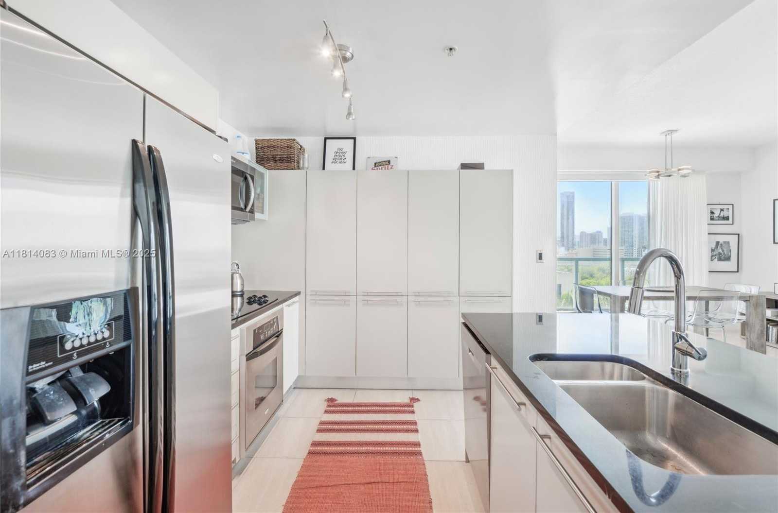 Small Image of 1900 NORTH BAYSHORE DR #1511, Miami Number 6