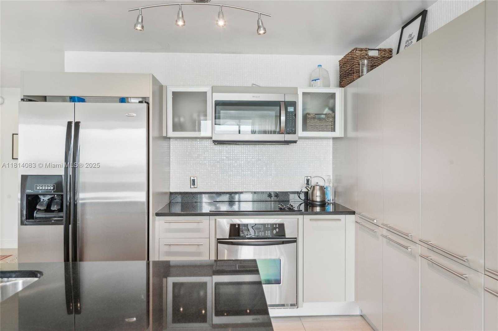 Small Image of 1900 NORTH BAYSHORE DR #1511, Miami Number 9