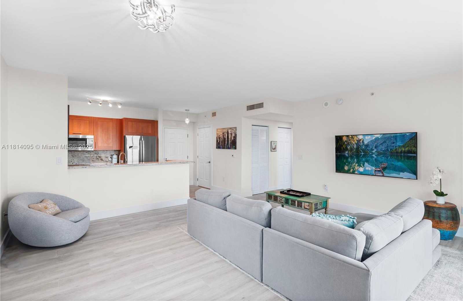 Small Image of 1300 PONCE DE LEON BLVD #1009, Coral Gables Number 3