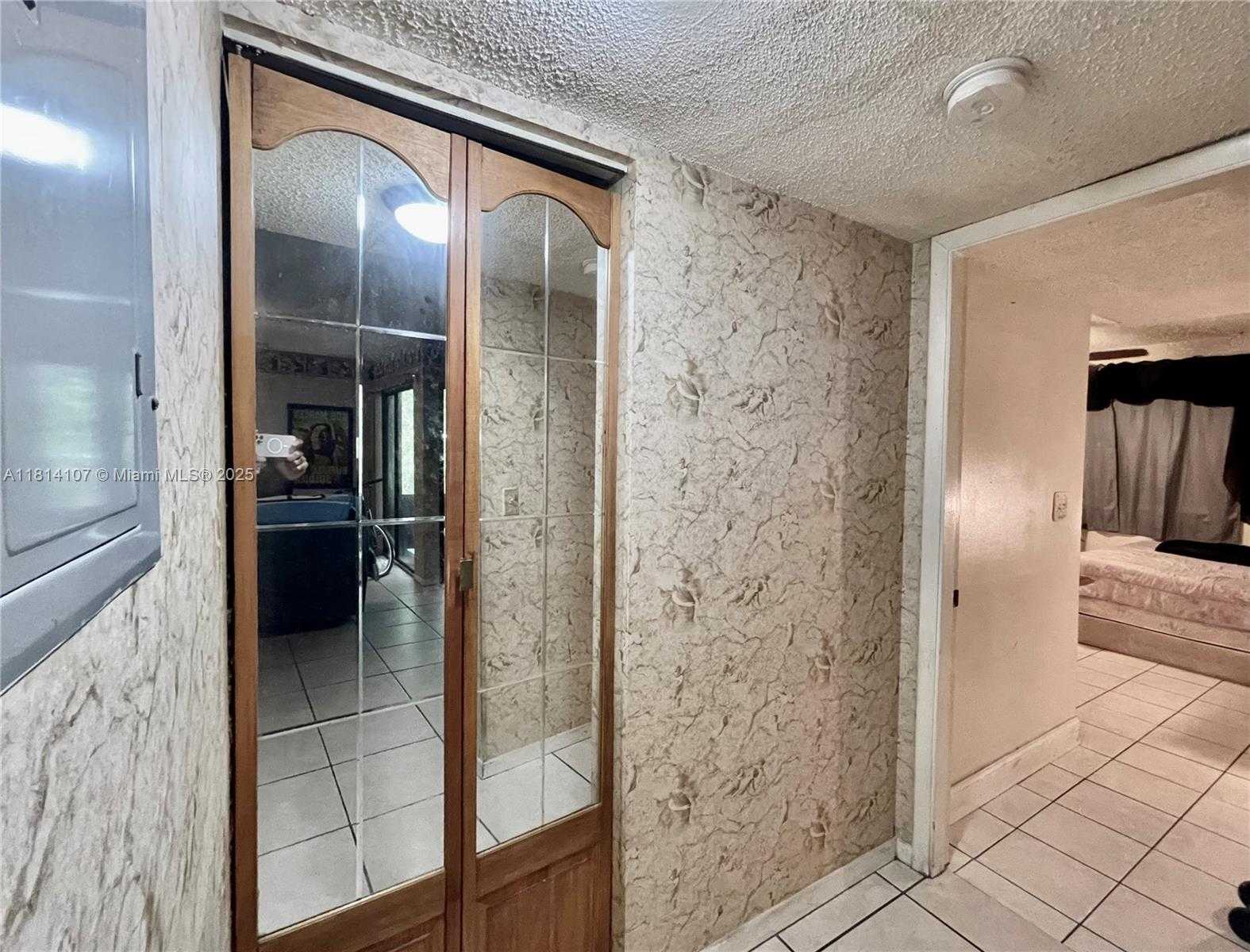 Small Image of 1150 NORTH LIBERTY AVE #K, Homestead Number 14