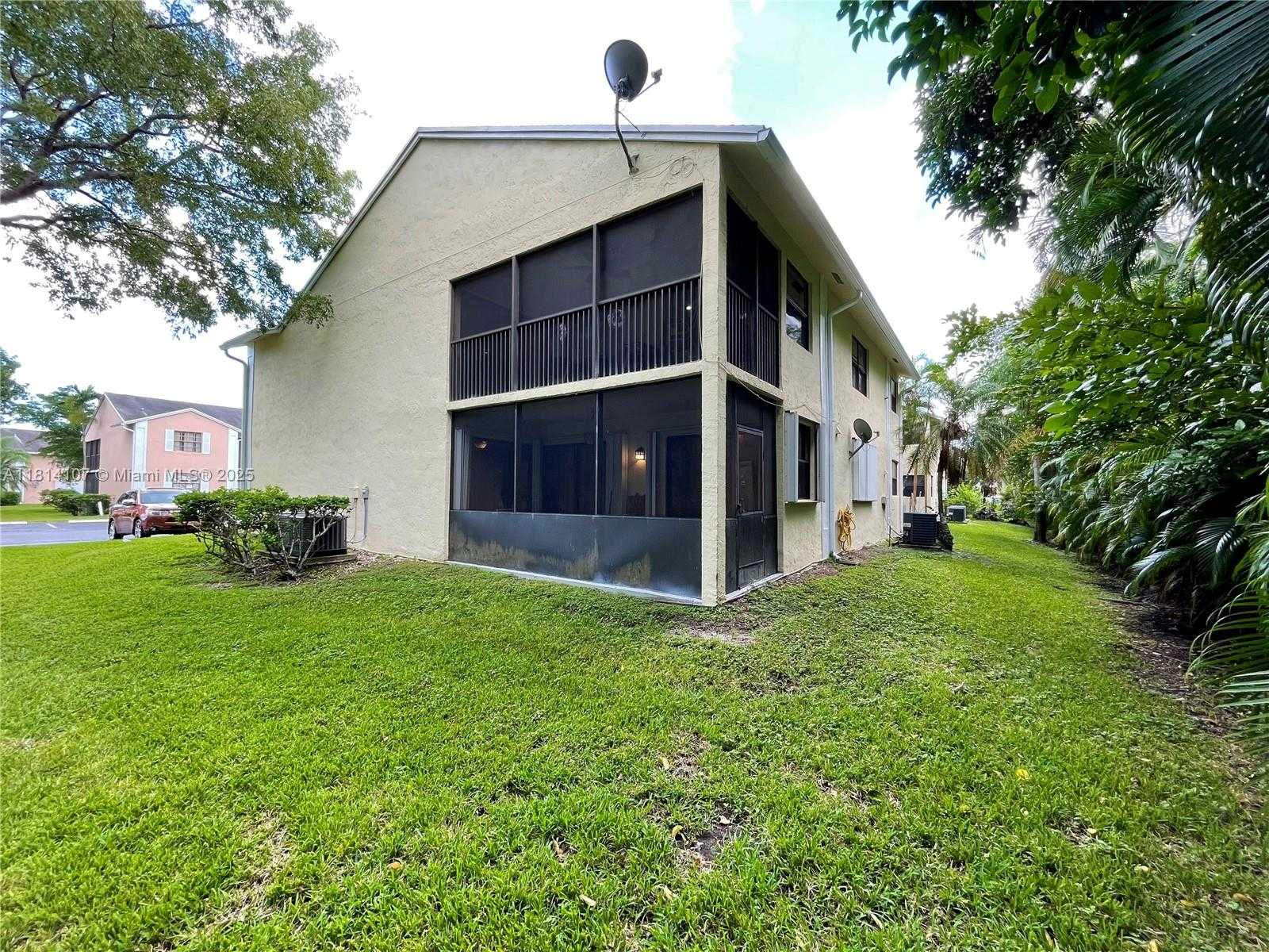 Small Image of 1150 NORTH LIBERTY AVE #K, Homestead Number 18