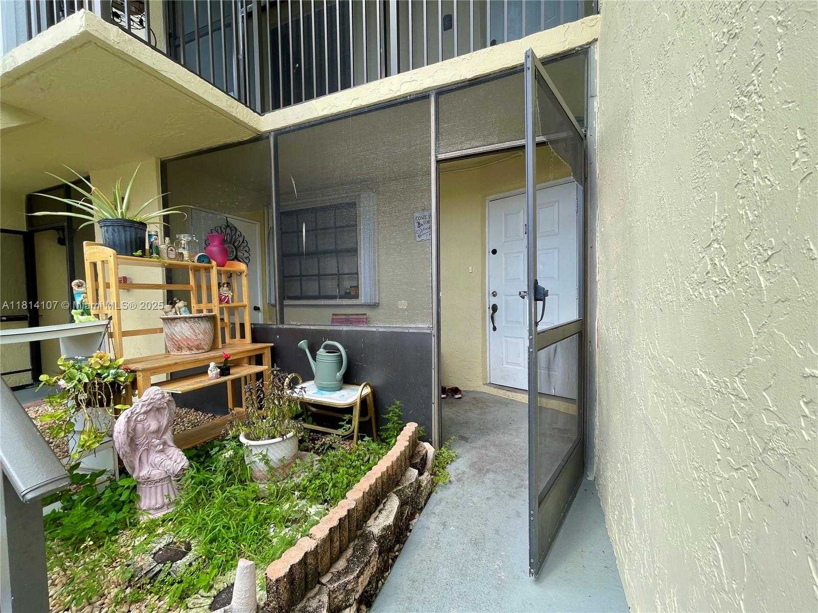 Small Image of 1150 NORTH LIBERTY AVE #K, Homestead Number 2