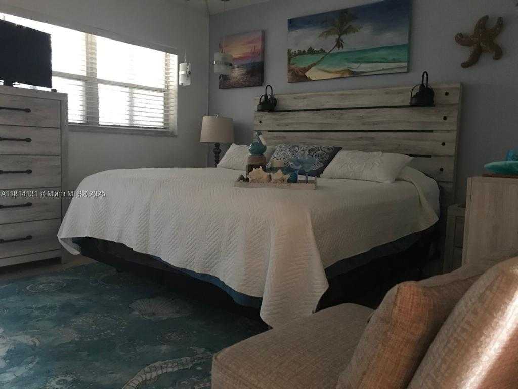 Small Image of 320 SOUTH SURF RD #305, Hollywood Number 12