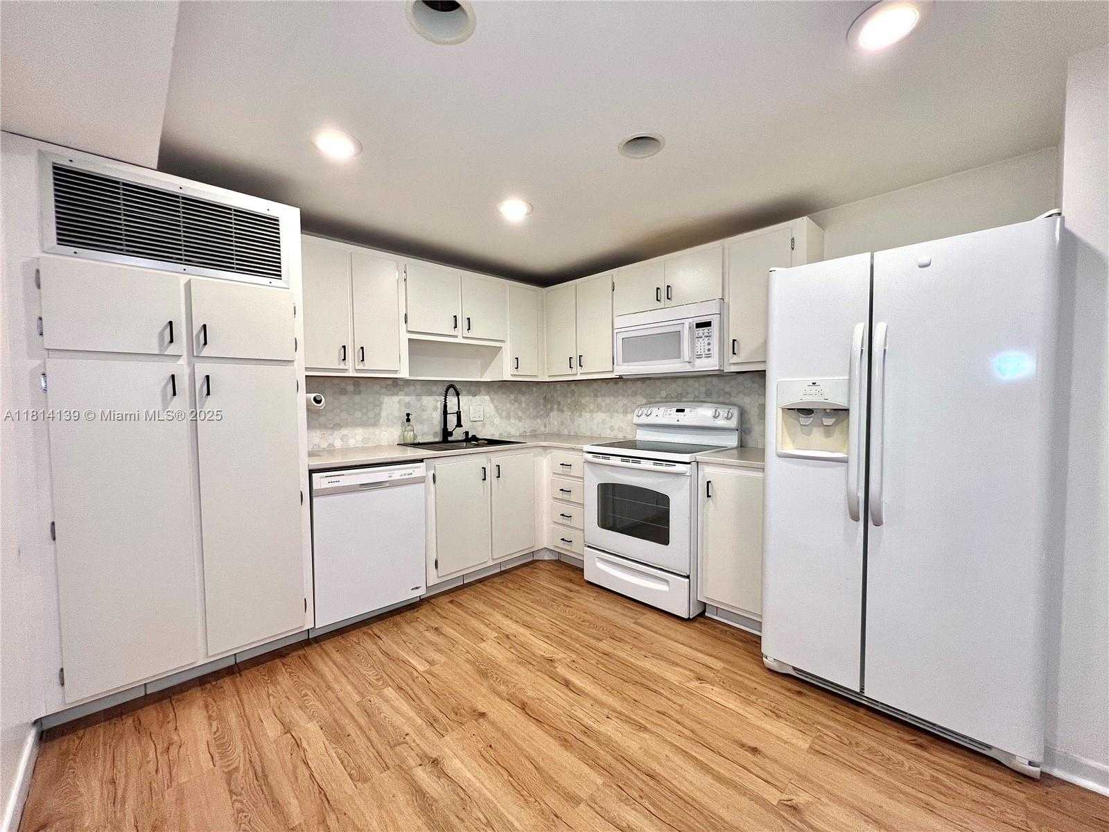 Small Image of 2851 NORTH EAST 183RD ST #414E, Aventura Number 10