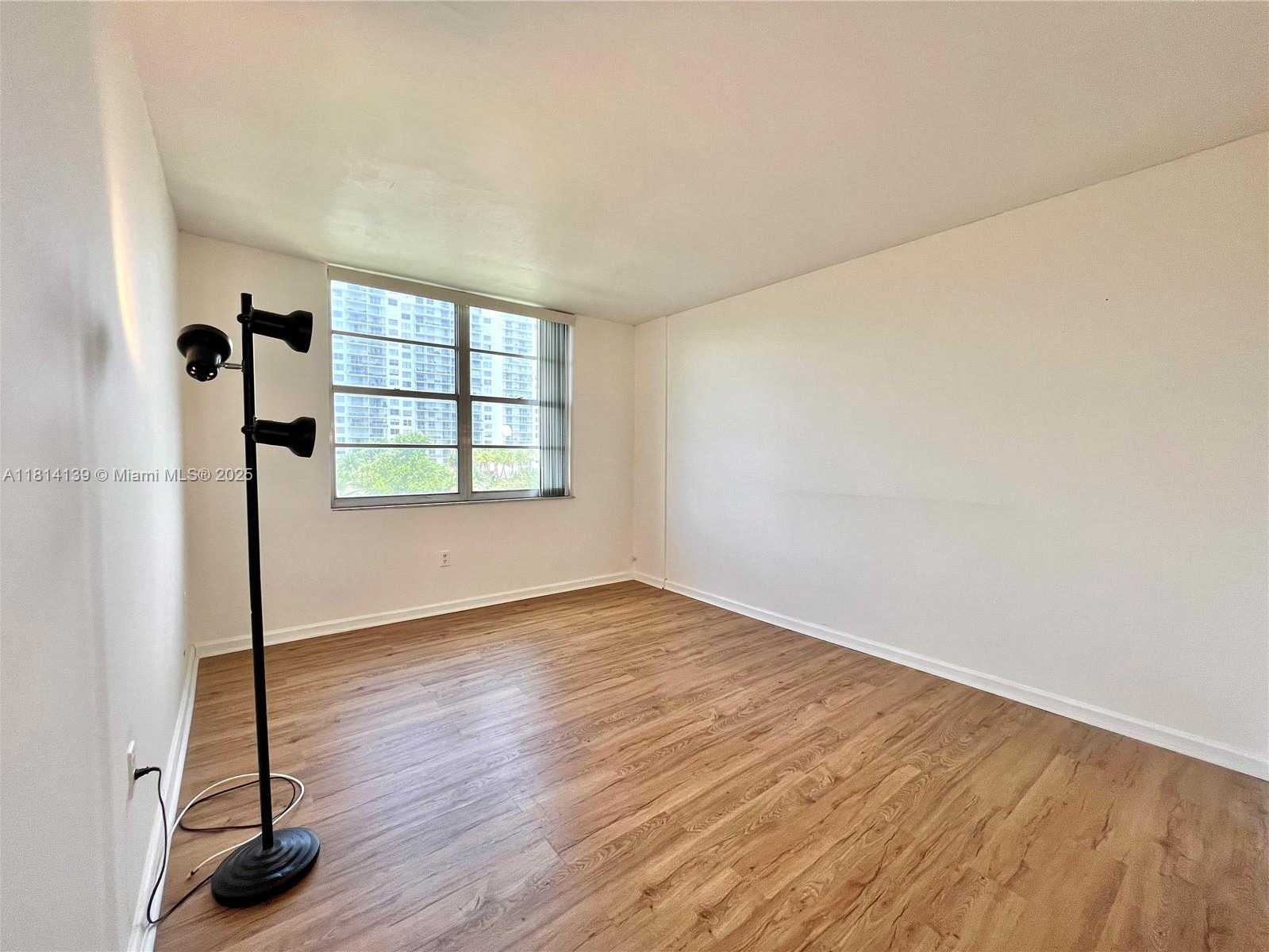 Small Image of 2851 NORTH EAST 183RD ST #414E, Aventura Number 12