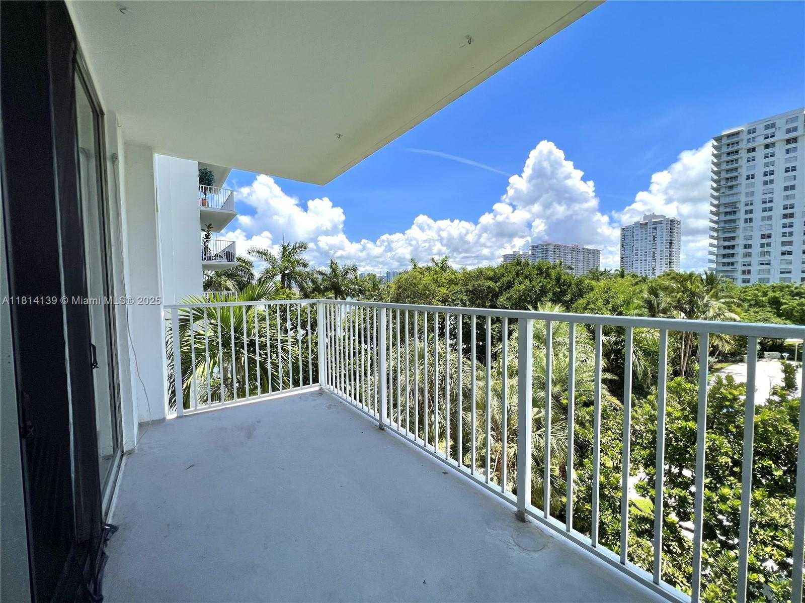 Small Image of 2851 NORTH EAST 183RD ST #414E, Aventura Number 4