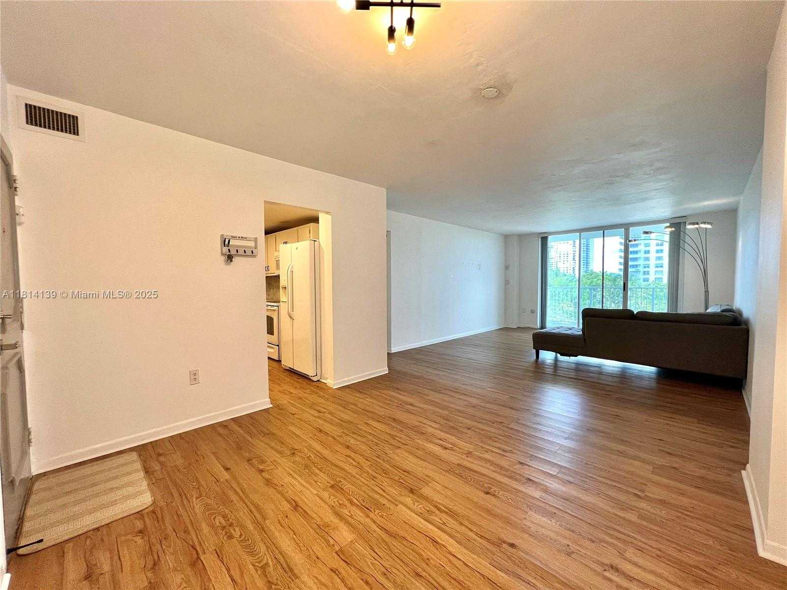 Small Image of 2851 NORTH EAST 183RD ST #414E, Aventura Number 5