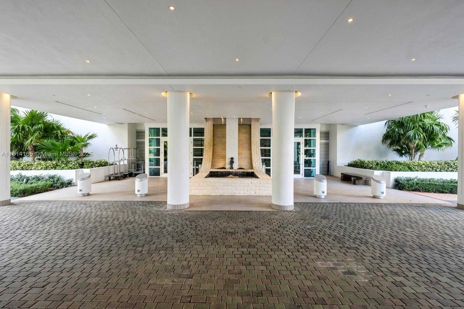 Small Image of 900 BRICKELL KEY BLVD #1702, Miami Number 4