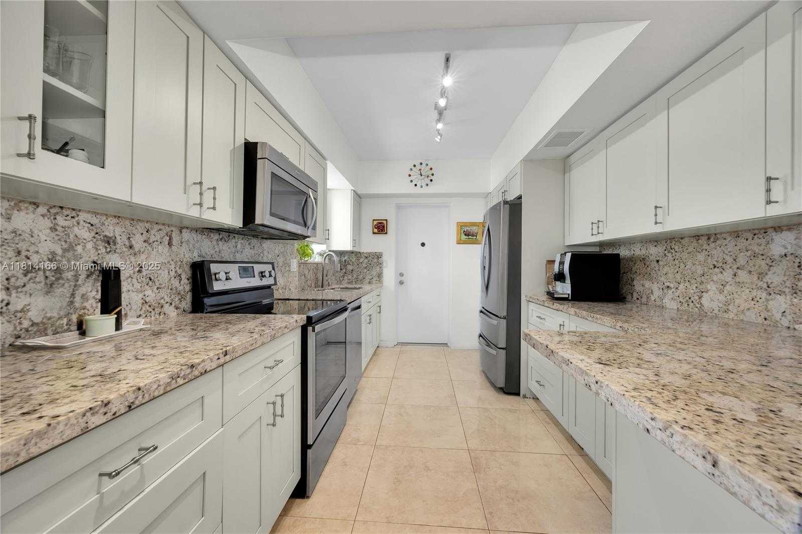 Small Image of 2825 GRANADA BLVD #3B, Coral Gables Number 11