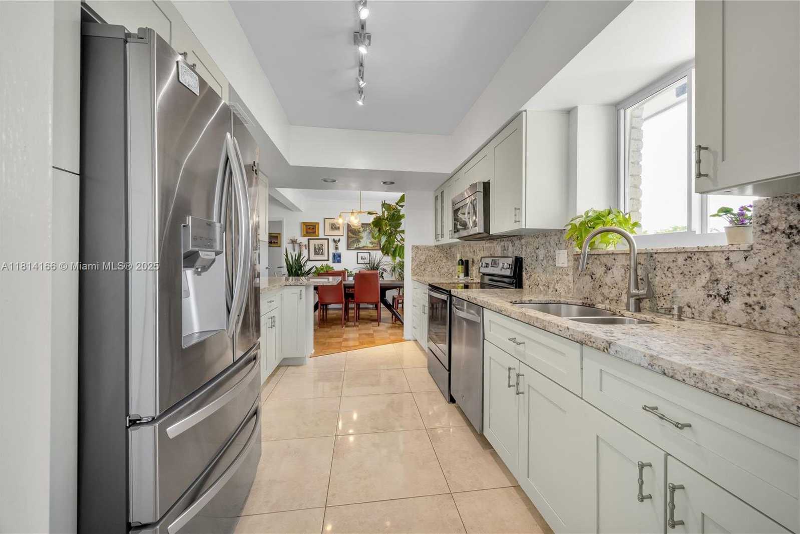 Small Image of 2825 GRANADA BLVD #3B, Coral Gables Number 12