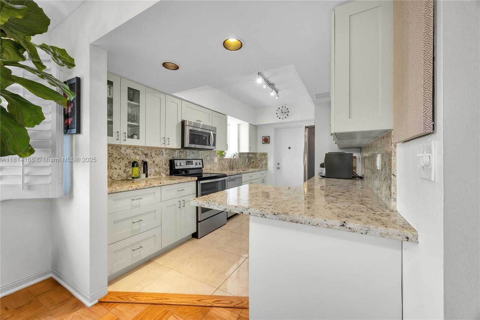 Small Image of 2825 GRANADA BLVD #3B, Coral Gables Number 13