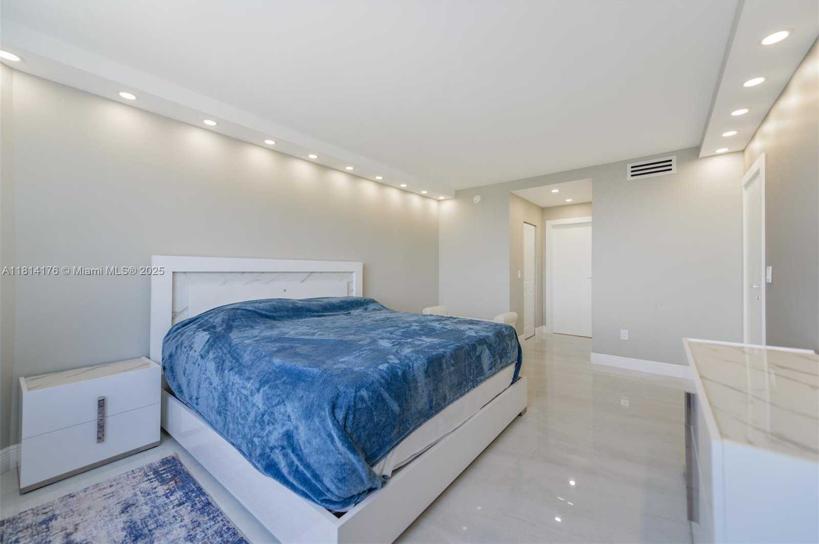 Small Image of 1985 SOUTH OCEAN DR #16Q, Hallandale Beach Number 14