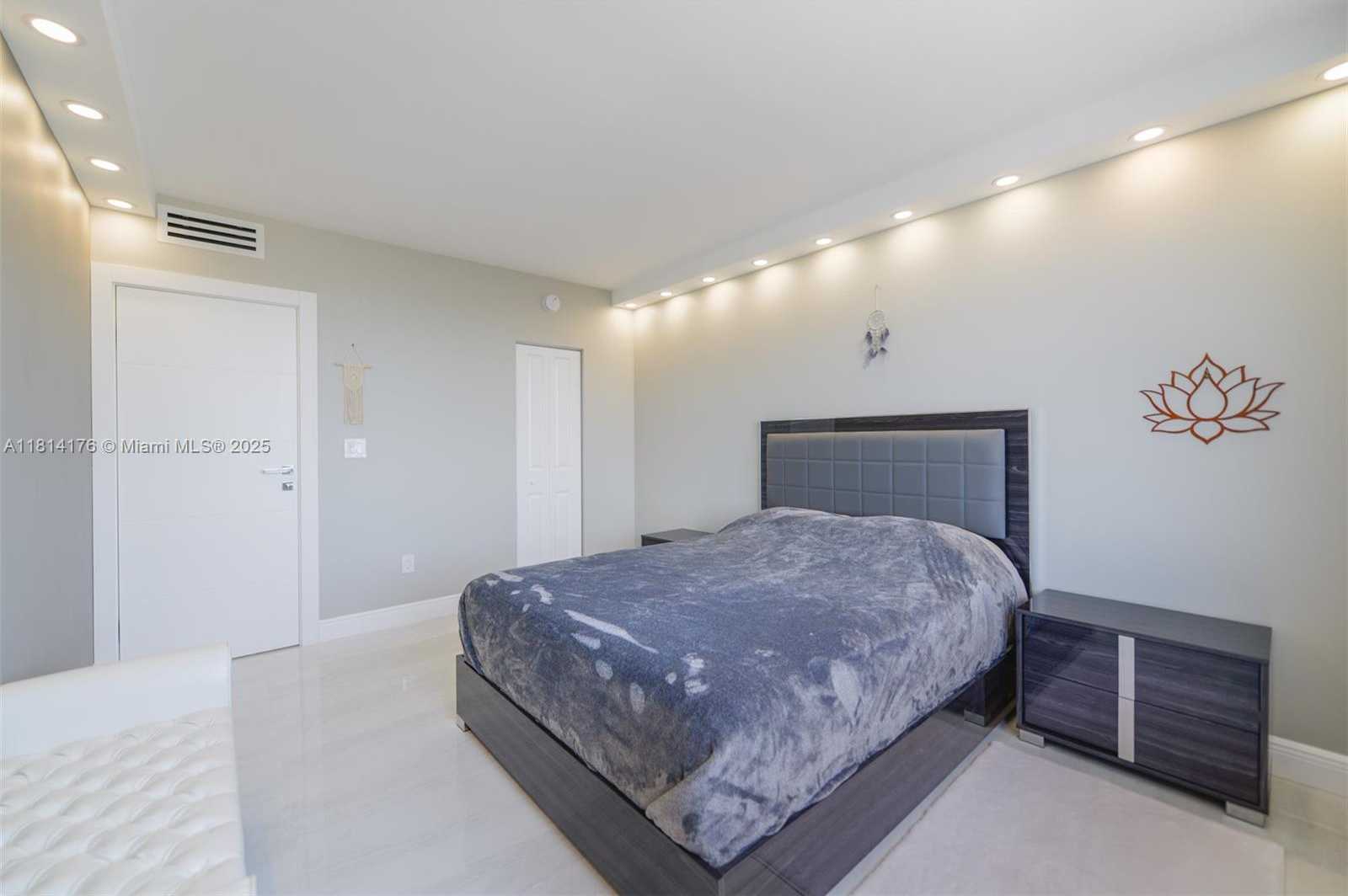 Small Image of 1985 SOUTH OCEAN DR #16Q, Hallandale Beach Number 18