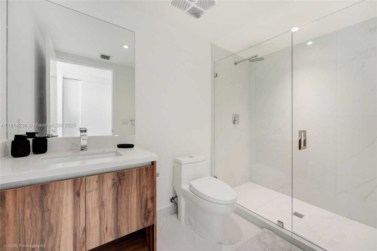 Small Image of 9901 WEST BAY HARBOR DR #601, Bay Harbor Islands Number 30