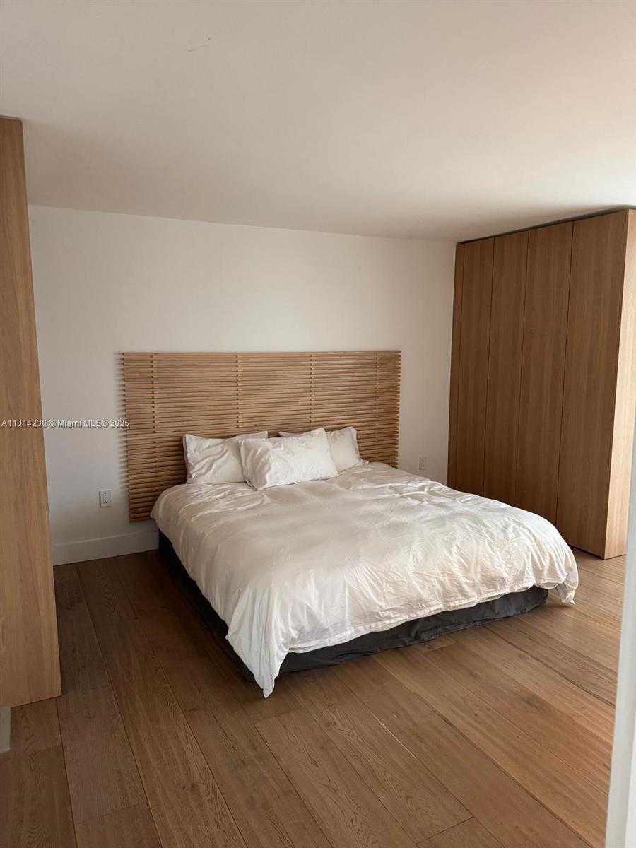 Small Image of 1900 SUNSET HARBOUR DR #1814, Miami Beach Number 10