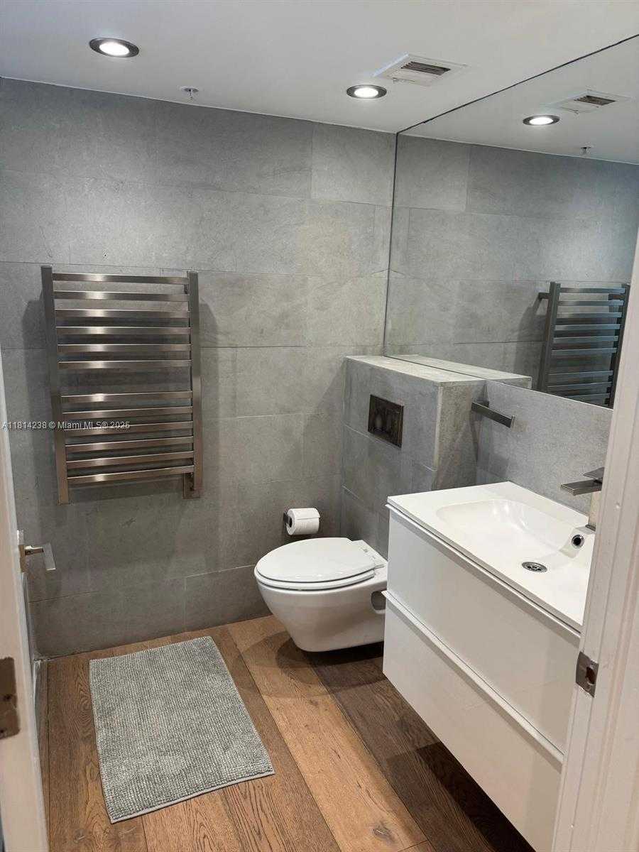 Small Image of 1900 SUNSET HARBOUR DR #1814, Miami Beach Number 12