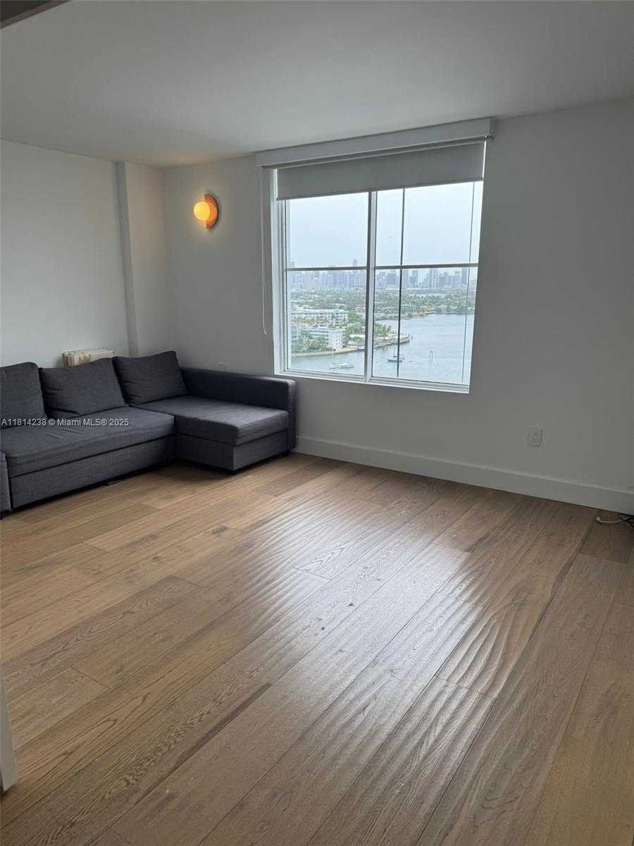 Small Image of 1900 SUNSET HARBOUR DR #1814, Miami Beach Number 15