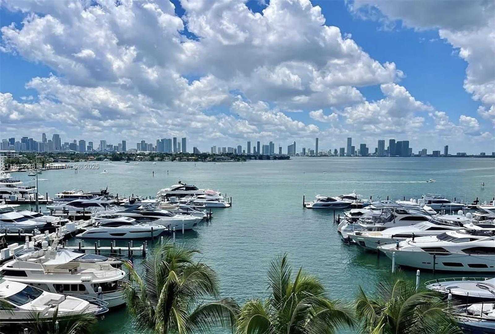 Small Image of 1900 SUNSET HARBOUR DR #1814, Miami Beach Number 17