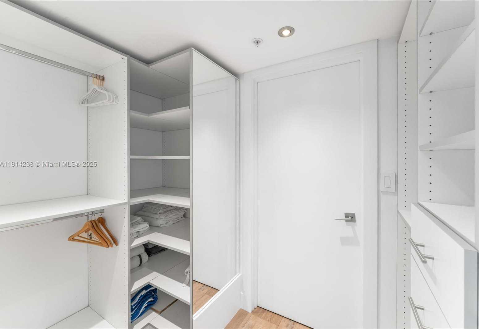 Small Image of 1900 SUNSET HARBOUR DR #1814, Miami Beach Number 24