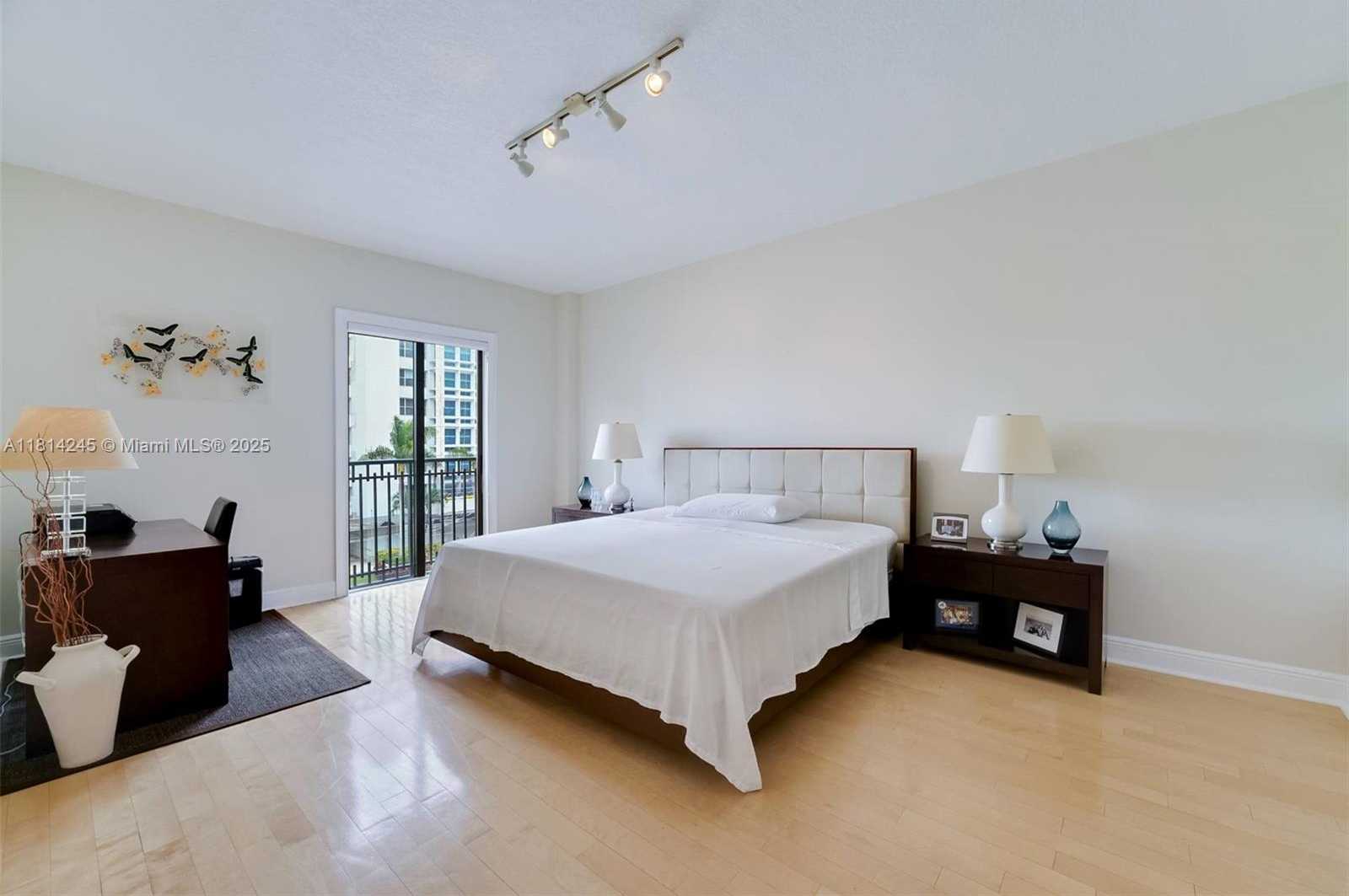Small Image of 711 BILTMORE WAY #402, Coral Gables Number 10