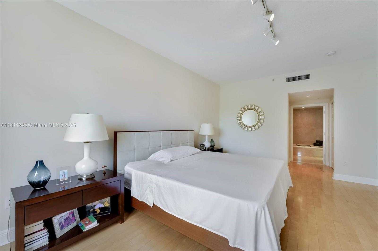 Small Image of 711 BILTMORE WAY #402, Coral Gables Number 11