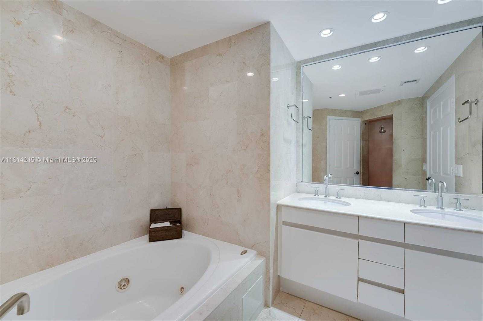 Small Image of 711 BILTMORE WAY #402, Coral Gables Number 17