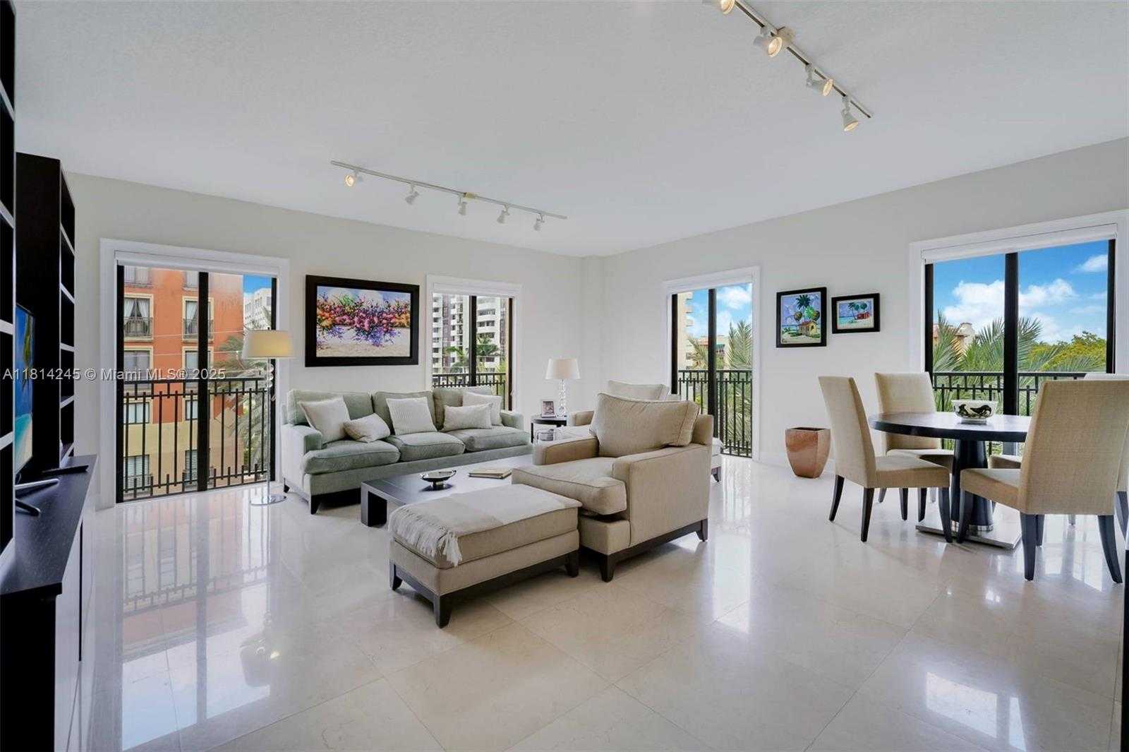 Small Image of 711 BILTMORE WAY #402, Coral Gables Number 3
