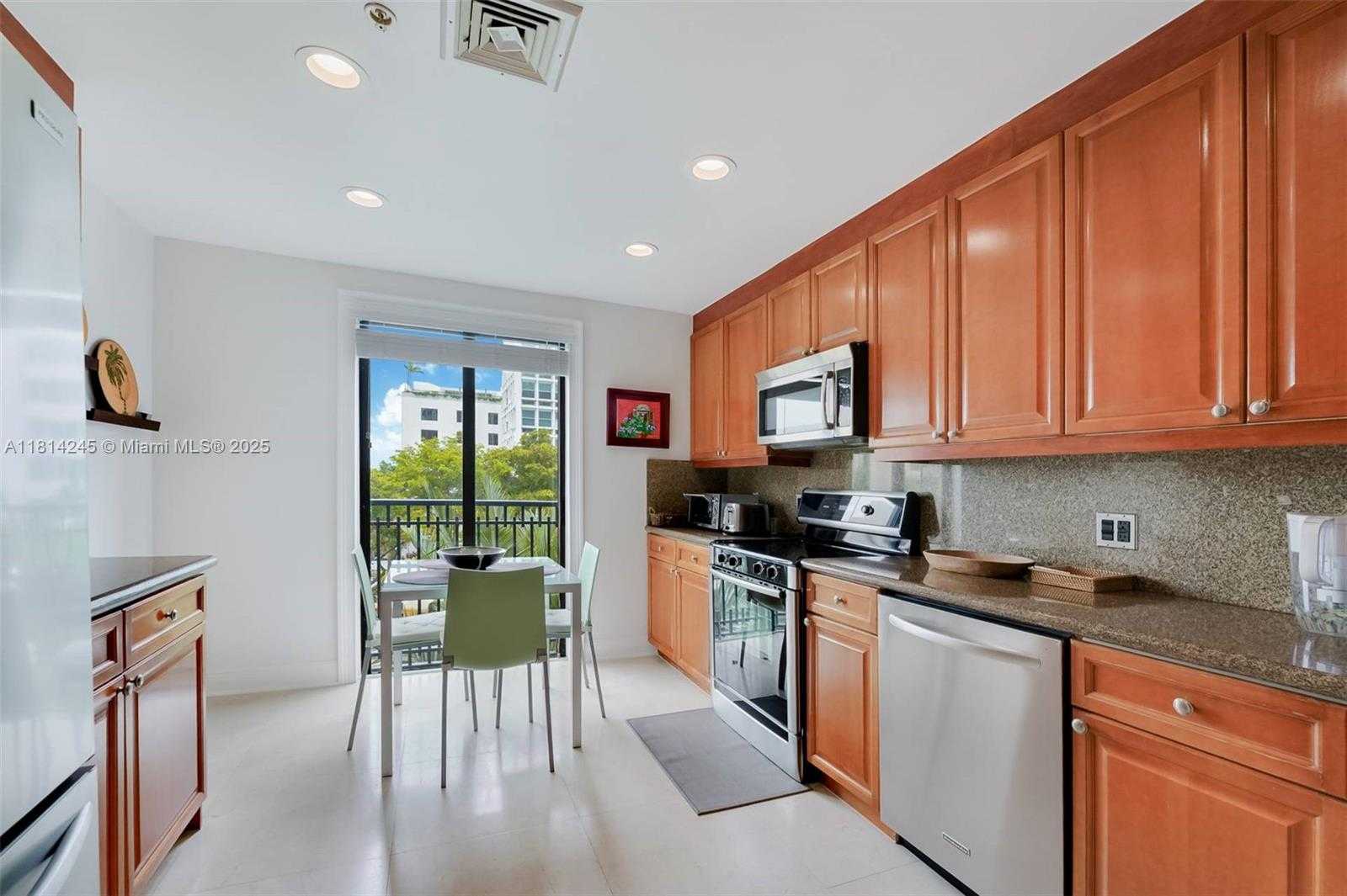 Small Image of 711 BILTMORE WAY #402, Coral Gables Number 7