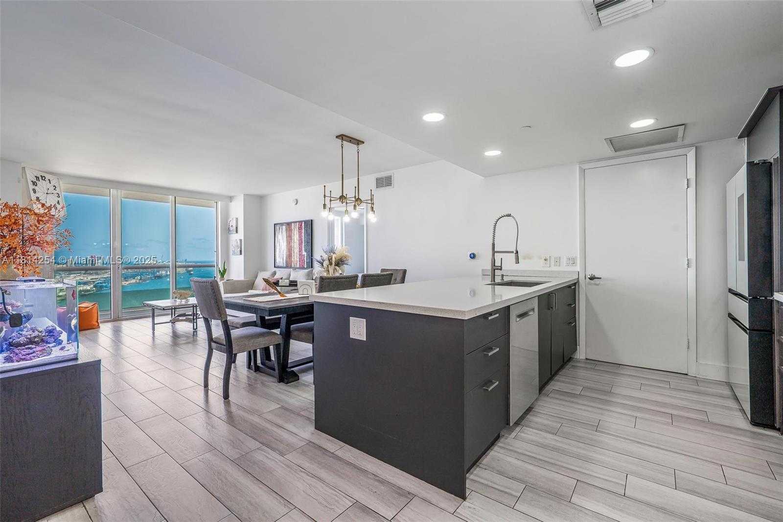 Small Image of 50 BISCAYNE BLVD #3106, Miami Number 11