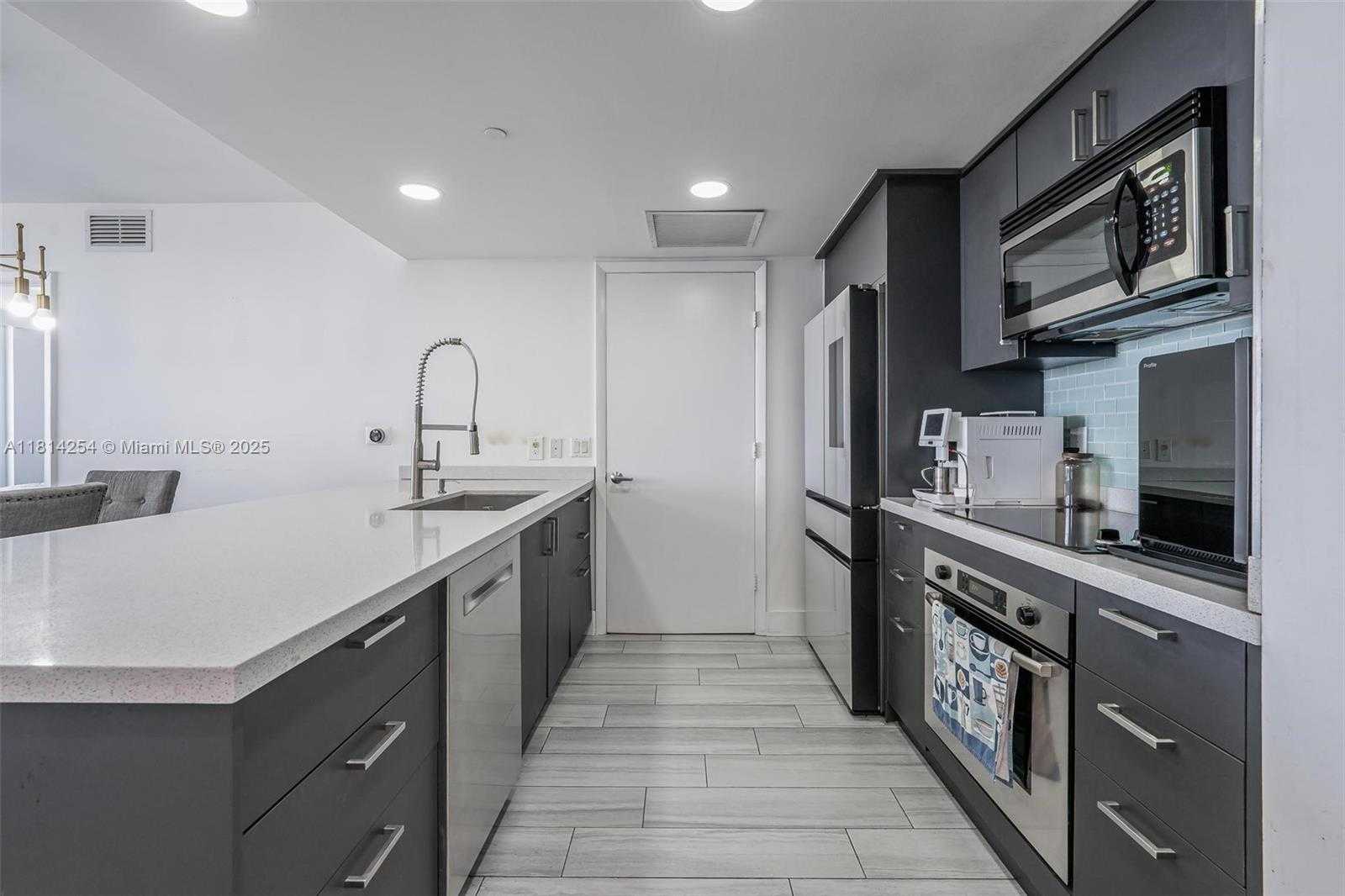 Small Image of 50 BISCAYNE BLVD #3106, Miami Number 12