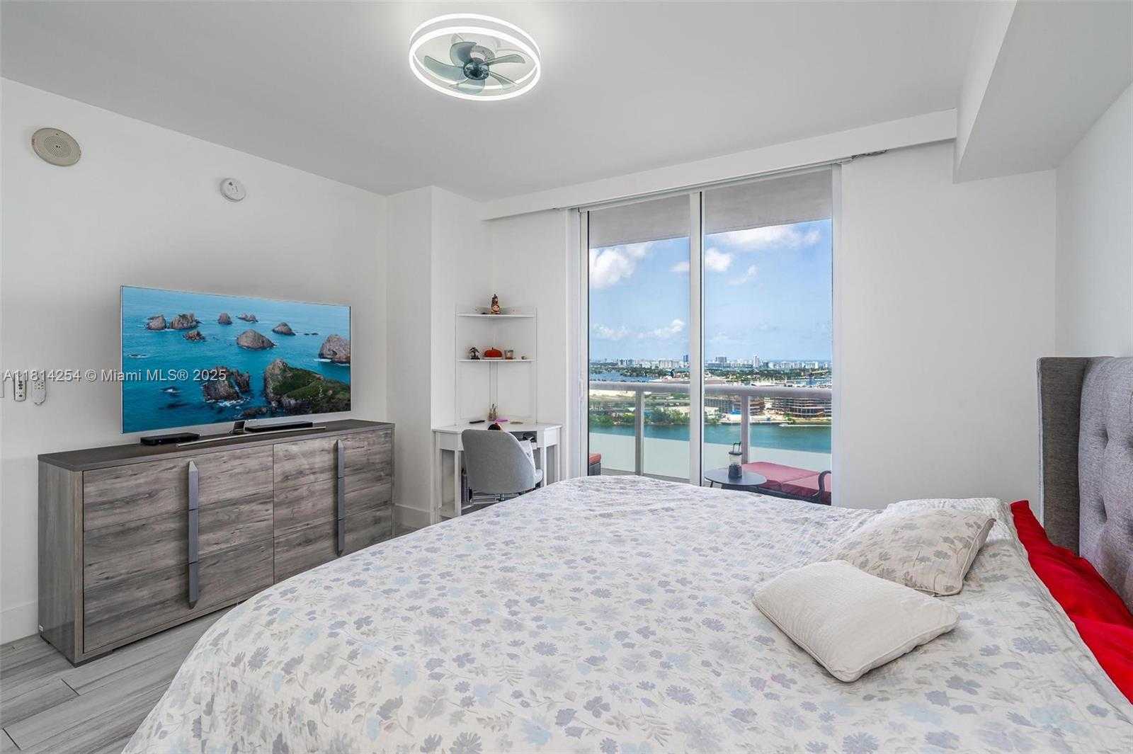 Small Image of 50 BISCAYNE BLVD #3106, Miami Number 16