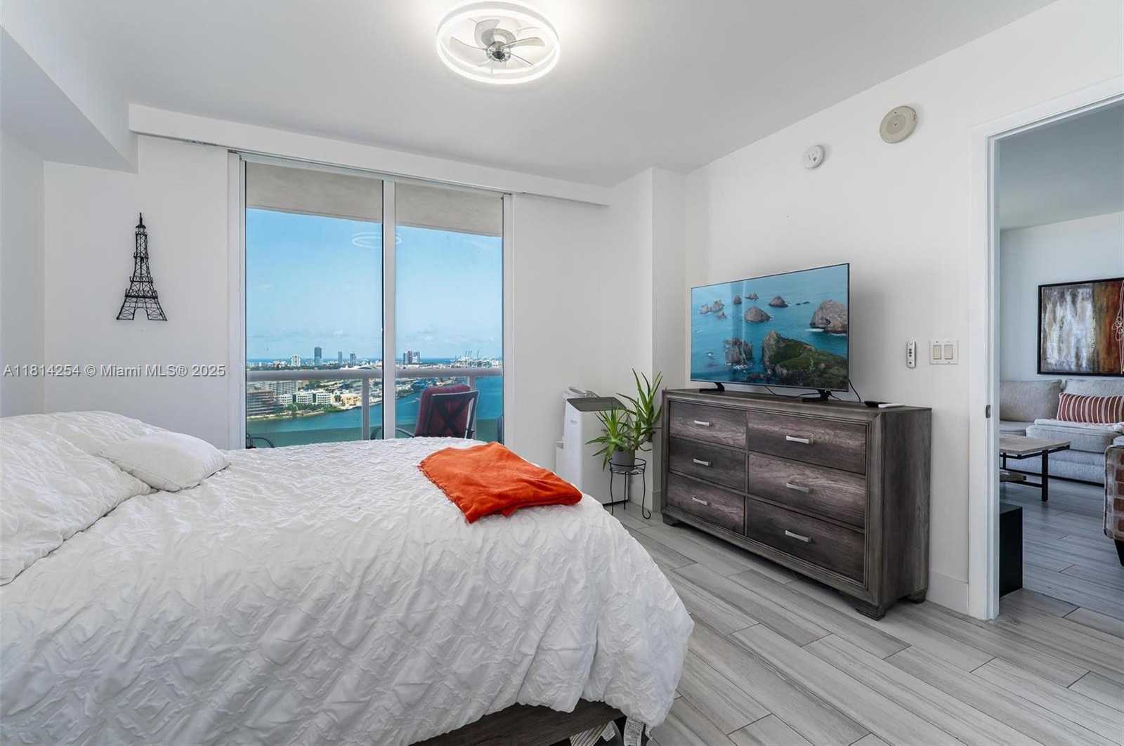 Small Image of 50 BISCAYNE BLVD #3106, Miami Number 27