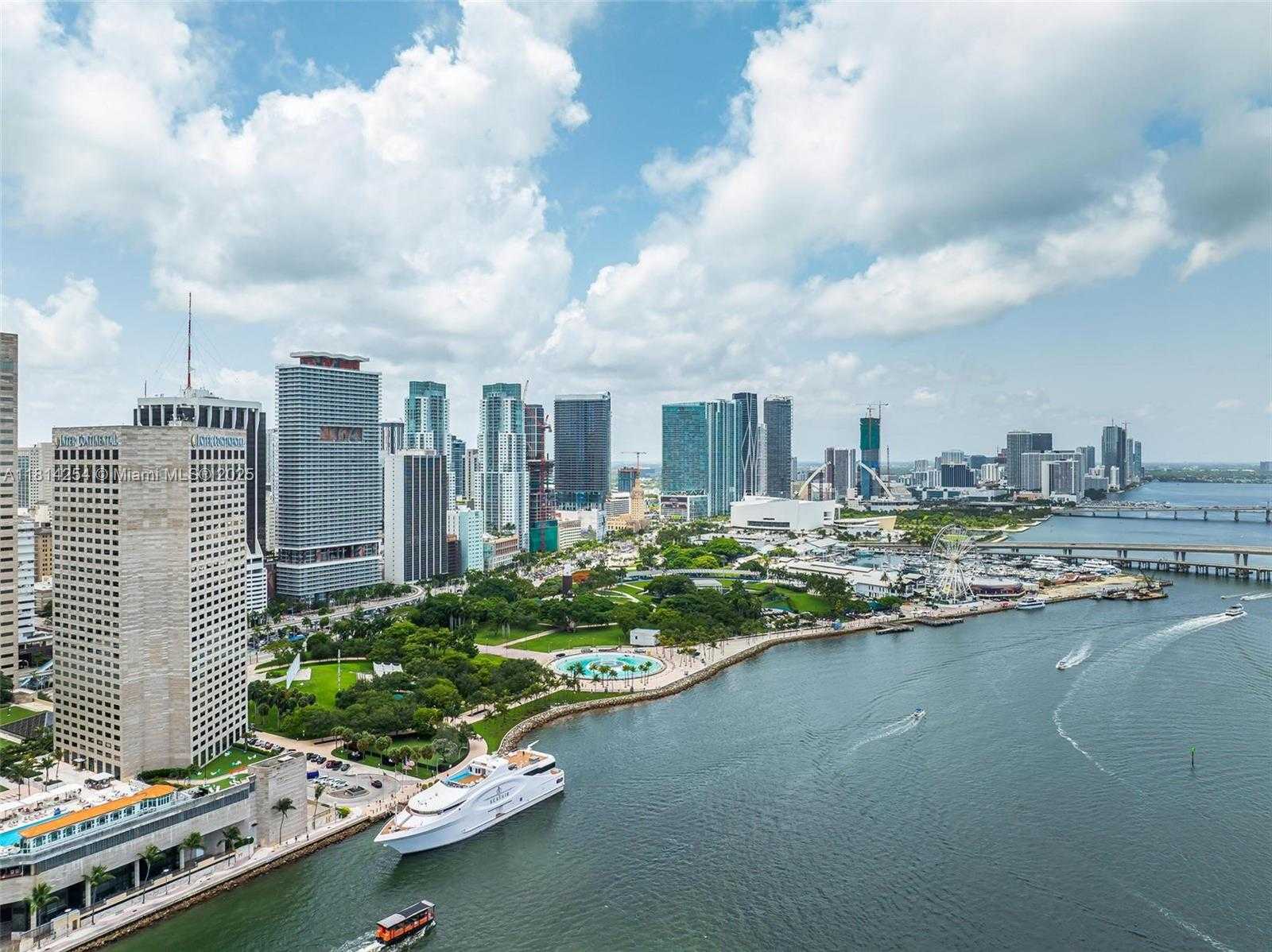 Small Image of 50 BISCAYNE BLVD #3106, Miami Number 3