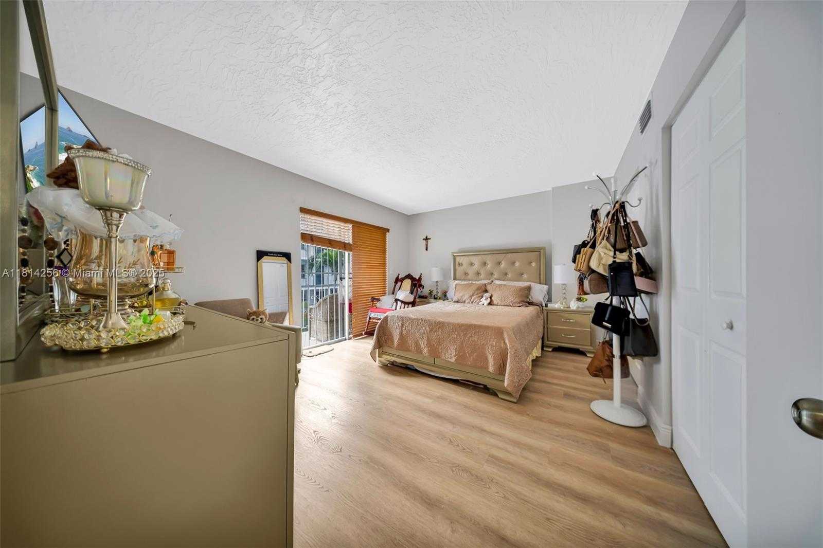 Small Image of 1655 WEST 44TH PL #346, Hialeah Number 9