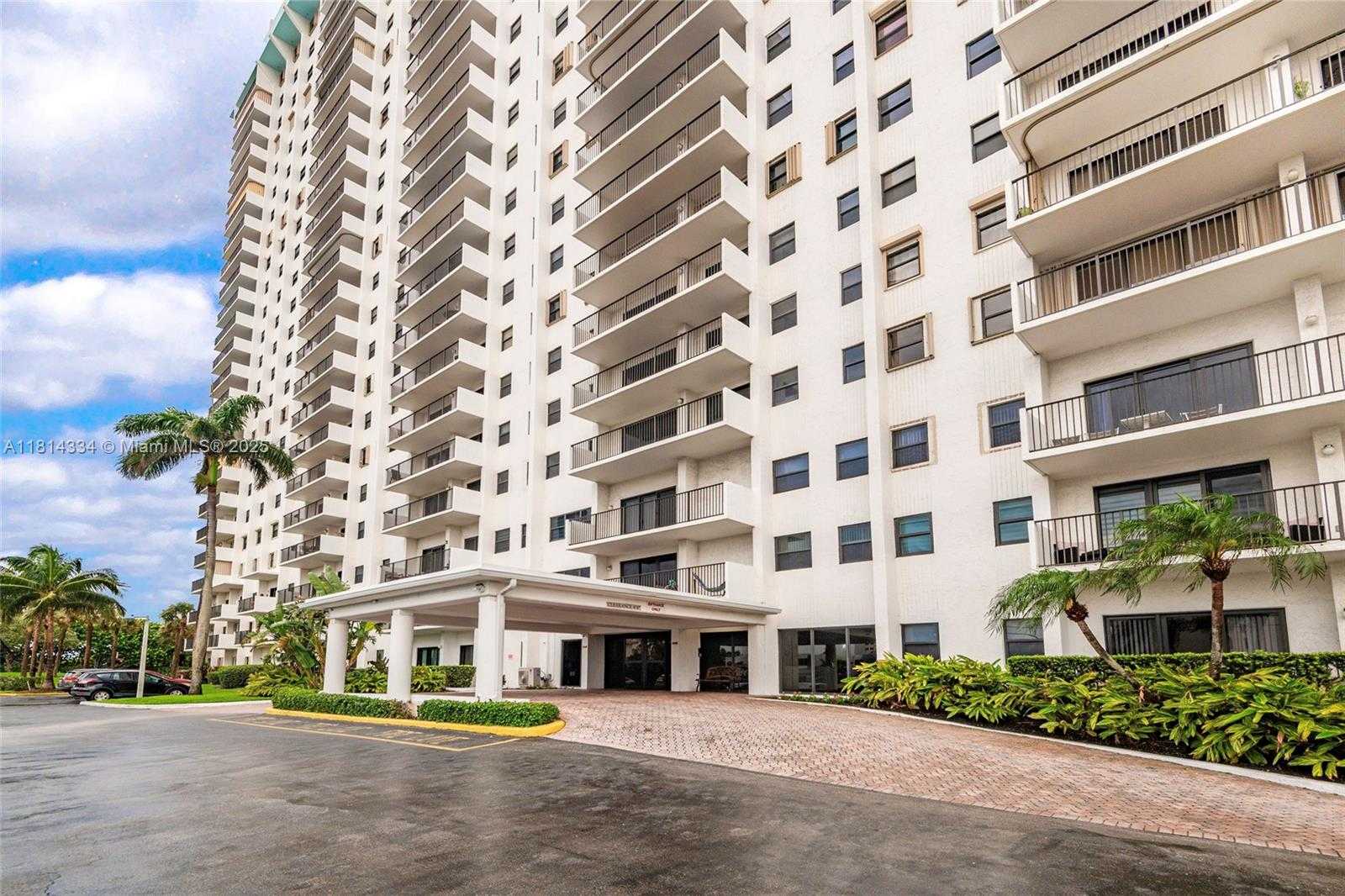 Small Image of 1201 SOUTH OCEAN DR #610N, Hollywood Number 2