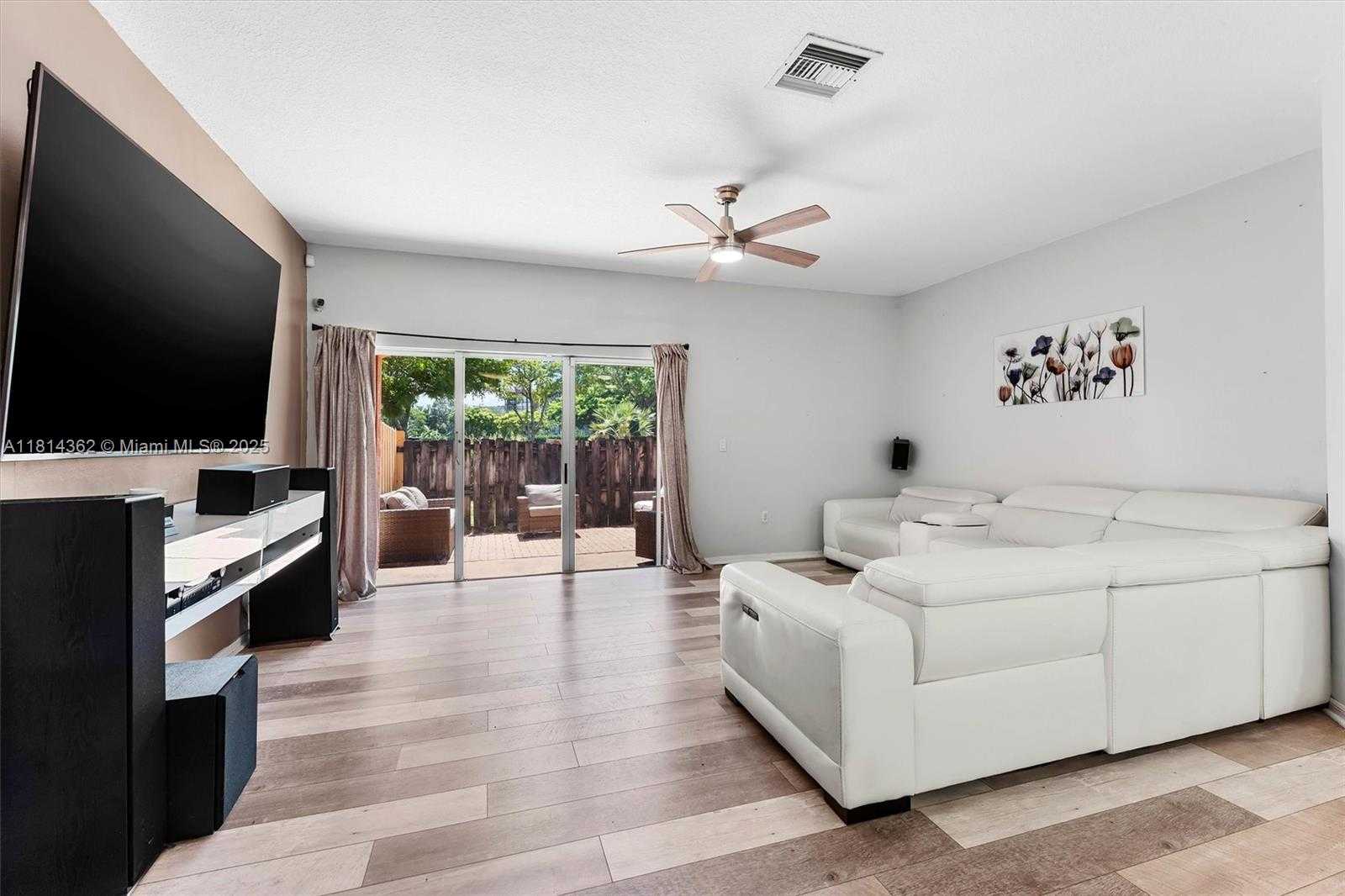 Small Image of 1114 NORTH WEST 100TH AVE, Pembroke Pines Number 11