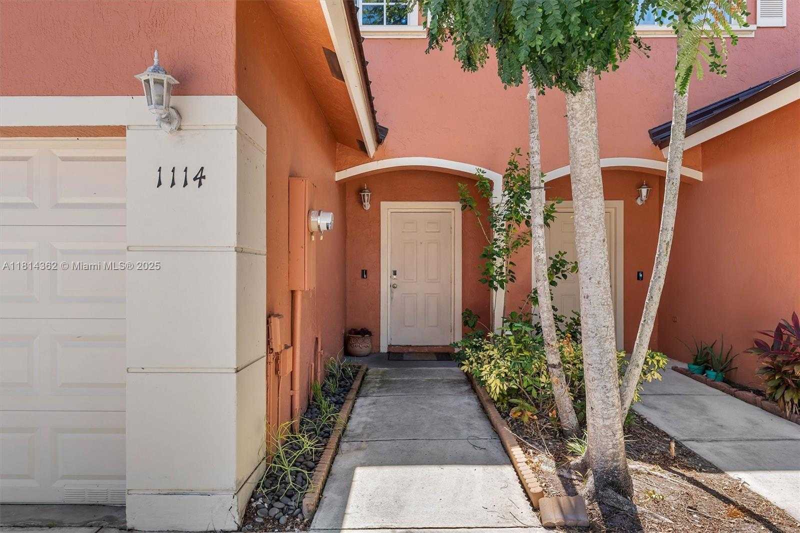 Small Image of 1114 NORTH WEST 100TH AVE, Pembroke Pines Number 2