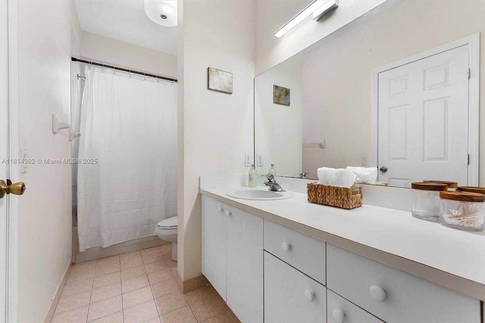 Small Image of 1114 NORTH WEST 100TH AVE, Pembroke Pines Number 22