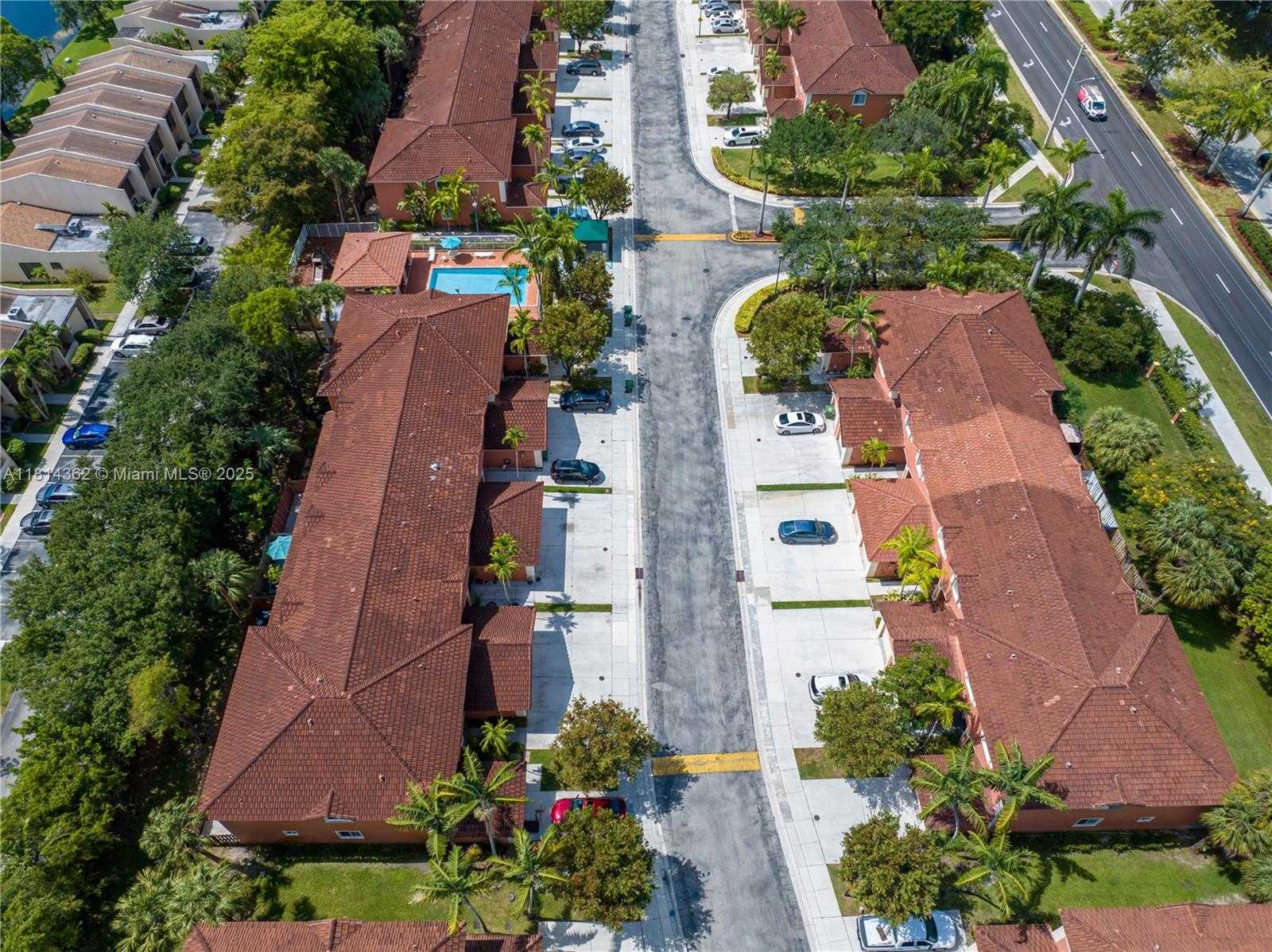 Small Image of 1114 NORTH WEST 100TH AVE, Pembroke Pines Number 25